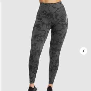 GymShark ADAPT CAMO SEAMLESS LEGGINGS Size Small